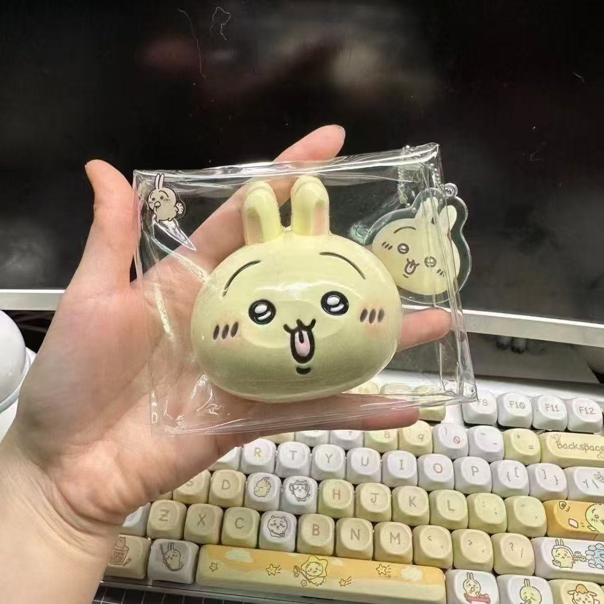 141.ちいかわうさぎ✨もちもちクリームスクイーズ｜癒しストレス解消グッズ