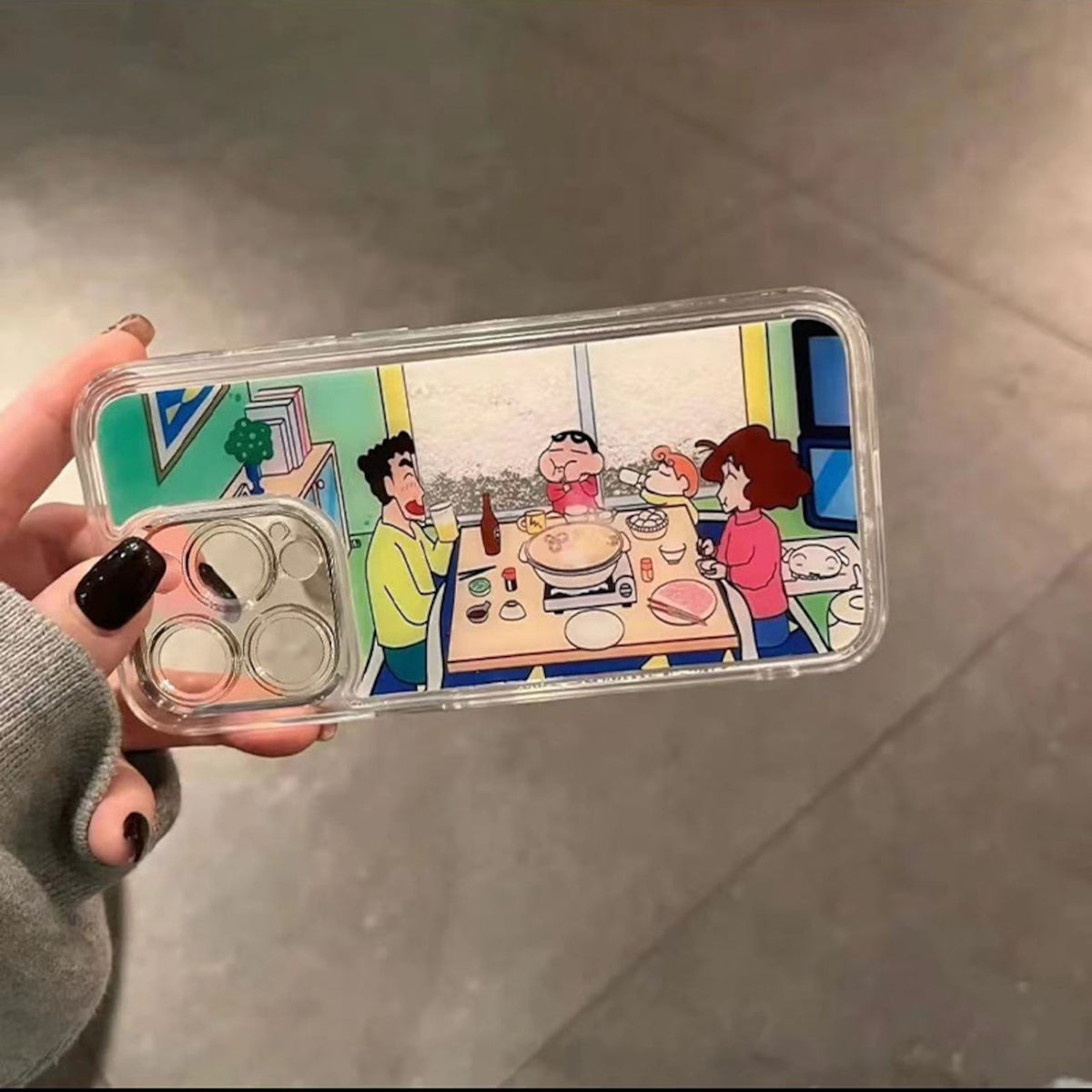 126.クレヨンしんちゃん一家 鍋パーティー 流れる砂スマホケース トレンドデザイン ファクトリー直販 Huawei/Vivo/Xiaomi/Oppo/iPhone 対応